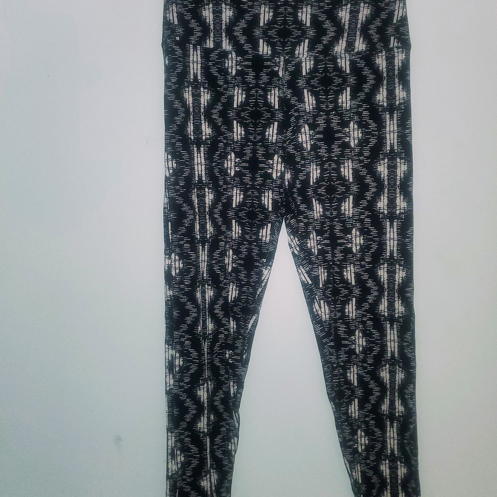 French Laundry Black and White Patterned Leggings